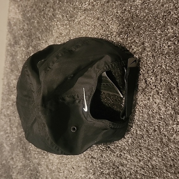 Nike hat - Picture 2 of 3